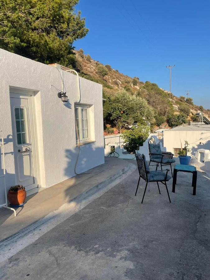 Sweet Home With Two Beds -One Single Room- With Beautiful View! Agia Marina  Buitenkant foto